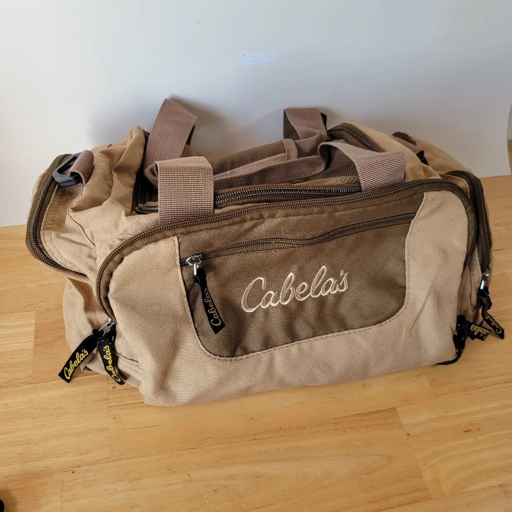 Cabela's Tan and Brown Men's Duffle Bag NWOT 15 Inches Shoulder Strap